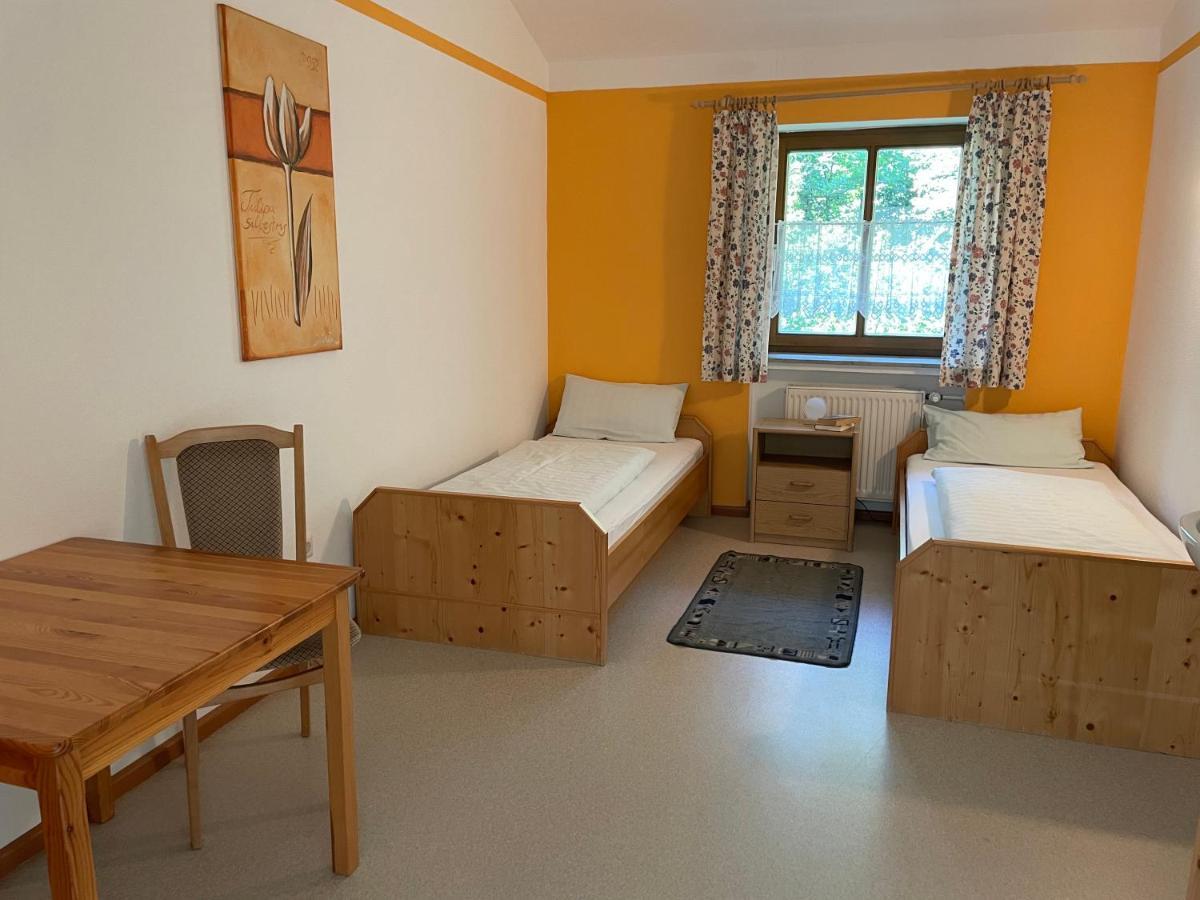 Krug'S Family Hostel Und Restaurant Weilheim in Oberbayern Exterior photo